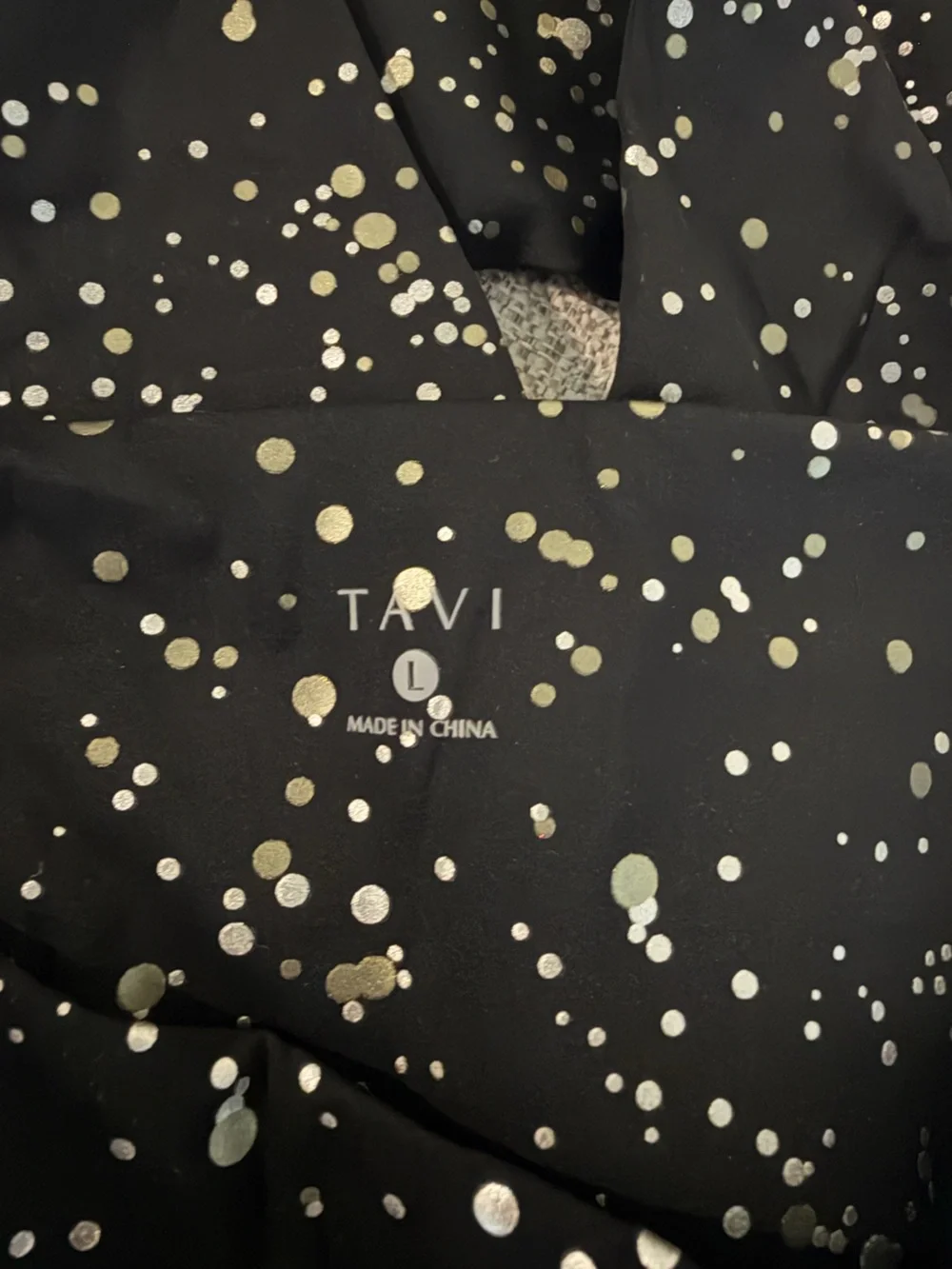 TaviSculpt® High Waisted 7/8 Leggings in Ebony Silver and Gold Glimmer - Picture 8 of 11